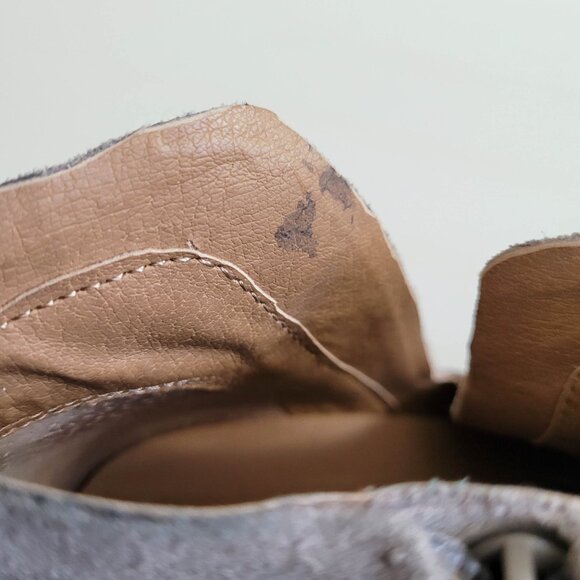 Lucky Brand Boots Size 8 Light Gray Yabba Ankle Booties Cut Out Side Zip Wedge - Picture 11 of 16